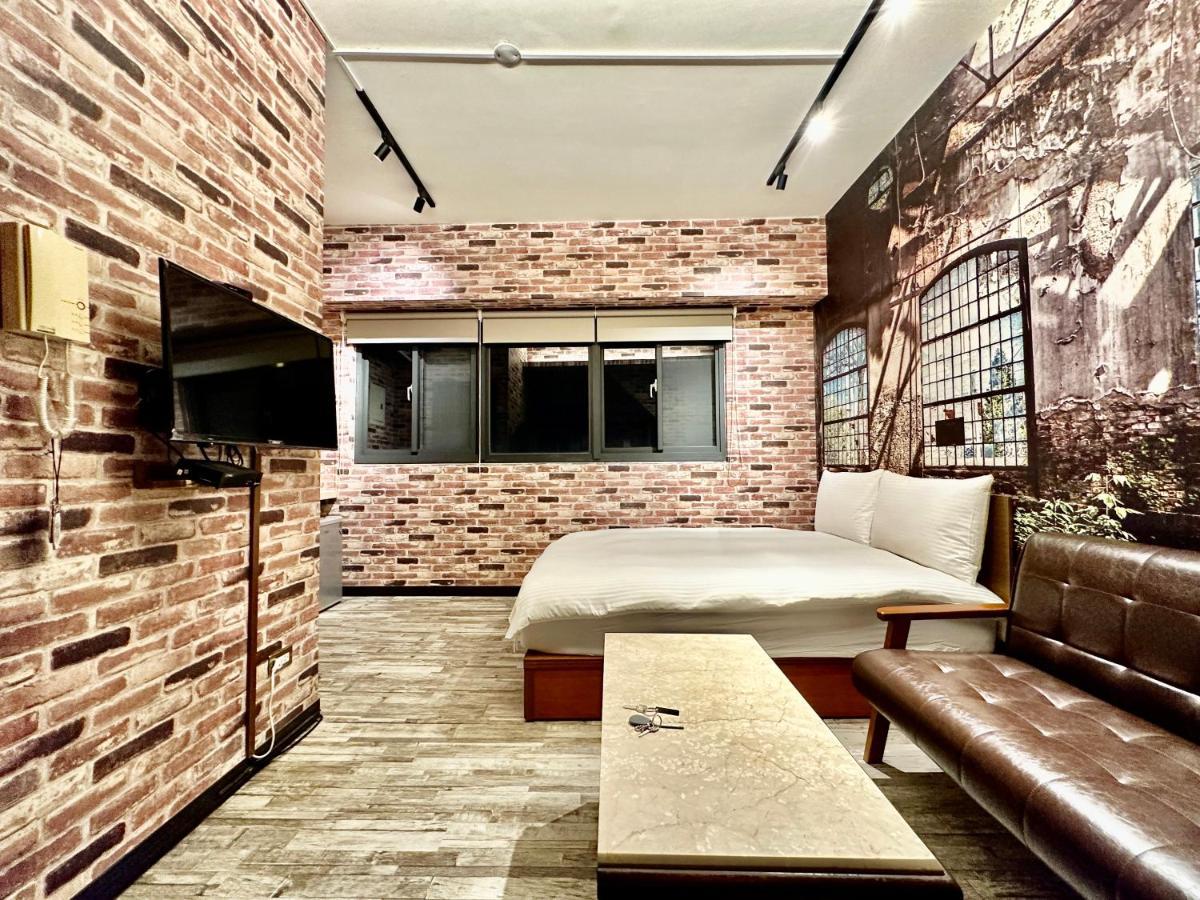 御旅 Inn Taichung Dış mekan fotoğraf